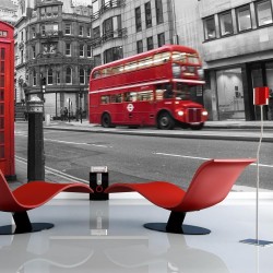 Fototapete - Red bus and phone box in London